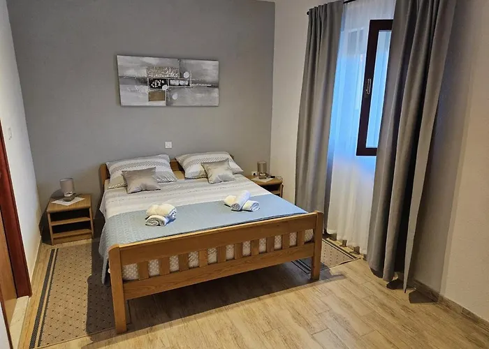 In With Terrace, Air Conditioning, Wi-fi *