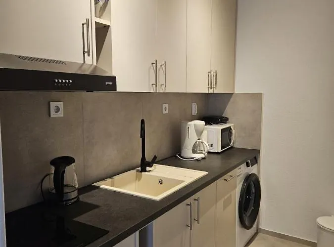 In With Terrace, Air Conditioning, Wi-fi * נין