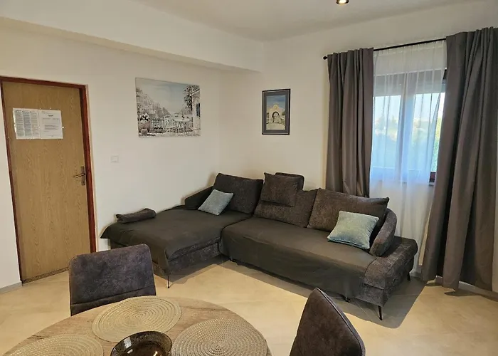 In With Terrace, Air Conditioning, Wi-fi דירה *