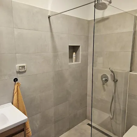 Apartmán In With Terrace, Air Conditioning, Wi-fi Nin